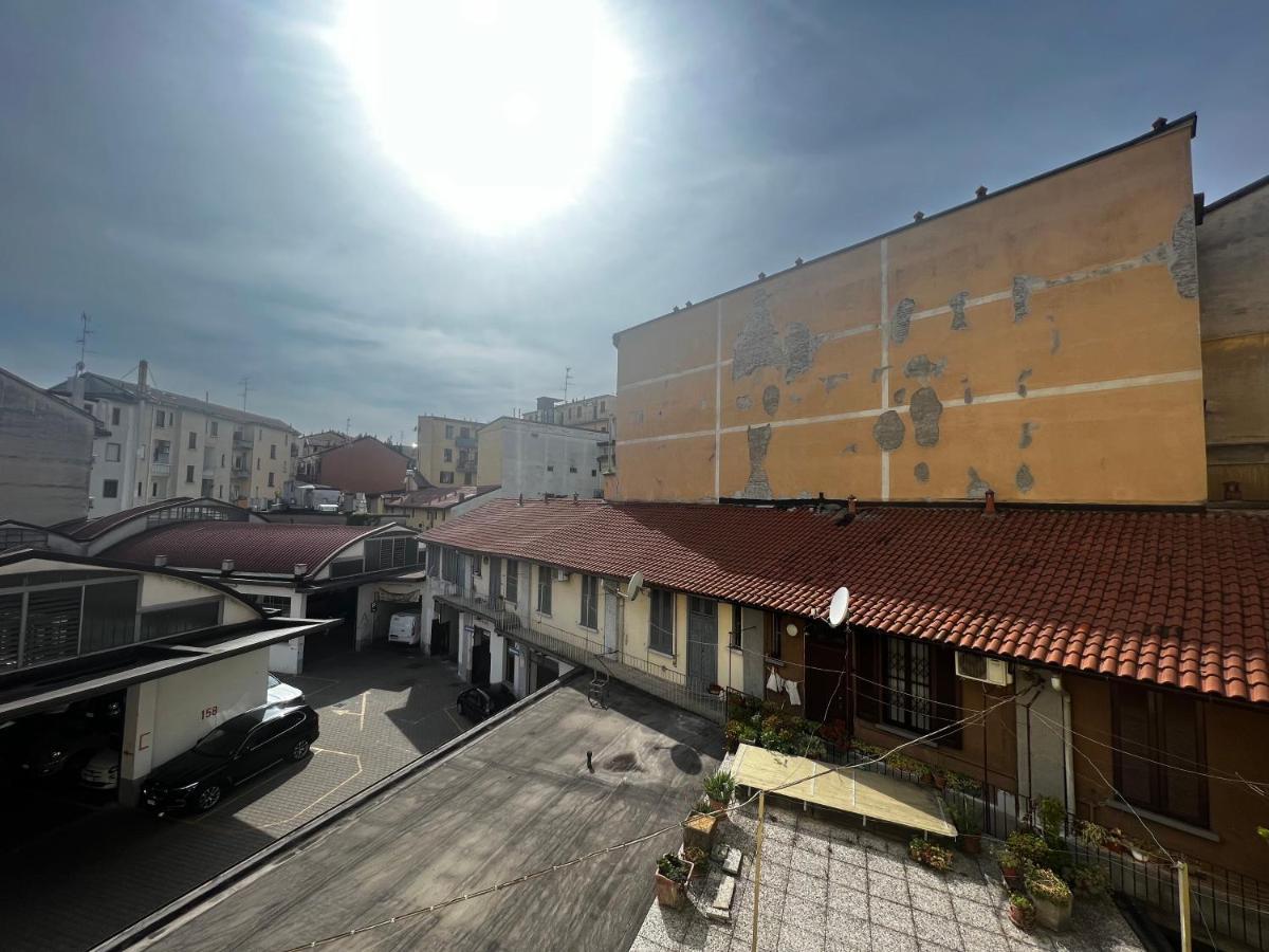 Апартаменти Regina Milano Ai Navigli - Sky Tv, Wifi And Breakfast Box Екстер'єр фото