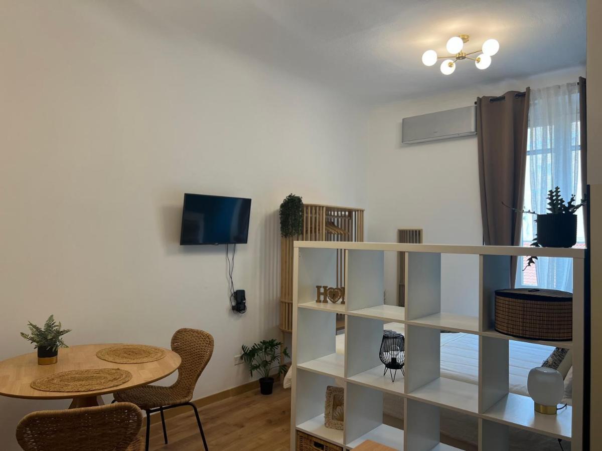 Апартаменти Regina Milano Ai Navigli - Sky Tv, Wifi And Breakfast Box Екстер'єр фото